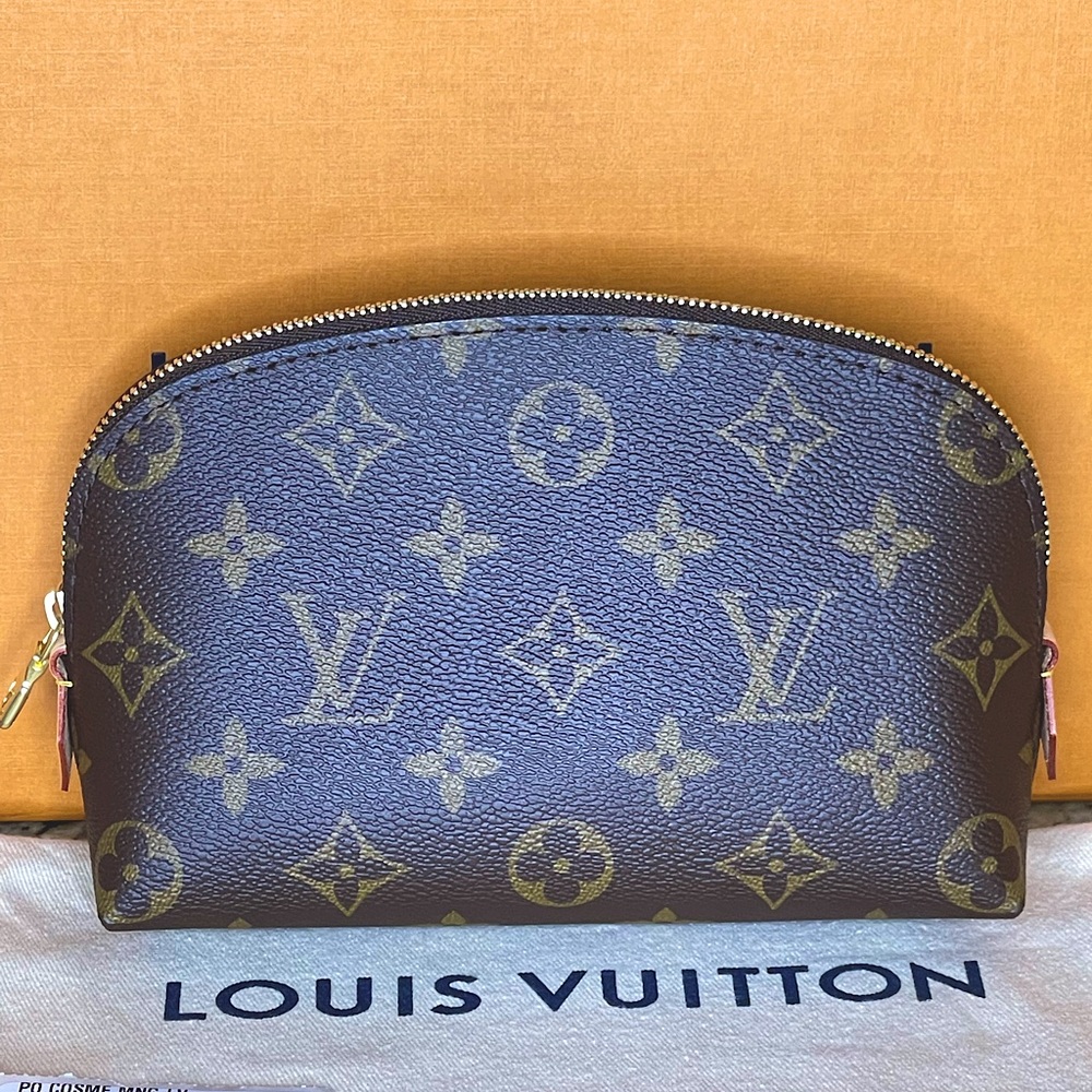 🧡Brand New LV Cosmetic Pouch GM🧡